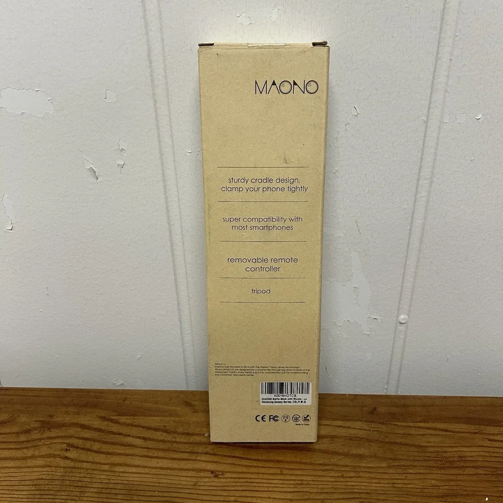 MAONO SELFIEStick New In‎ Box Bluetooth Black Tripod Removable Remote Control